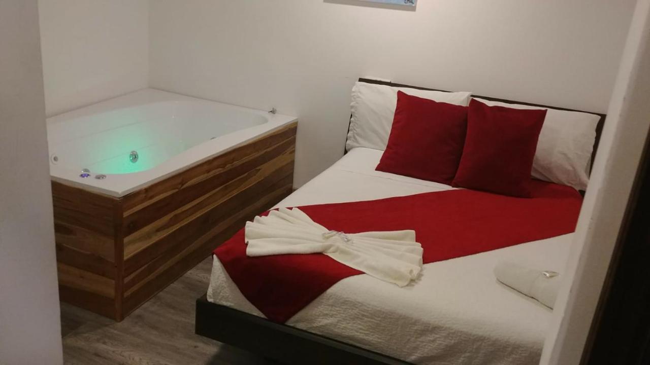 Hotel Kristal Ferial Богота Экстерьер фото