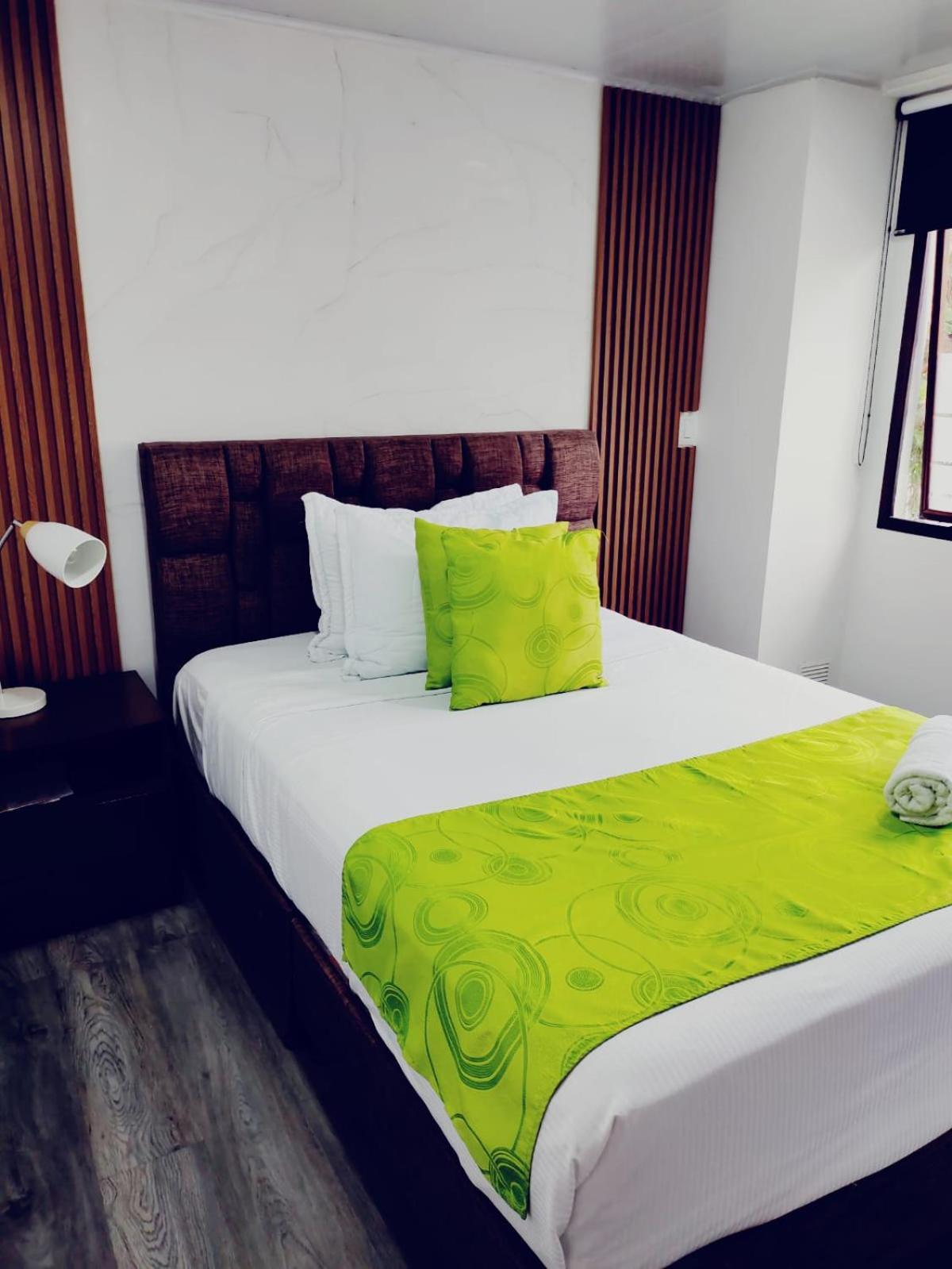 Hotel Kristal Ferial Богота Экстерьер фото