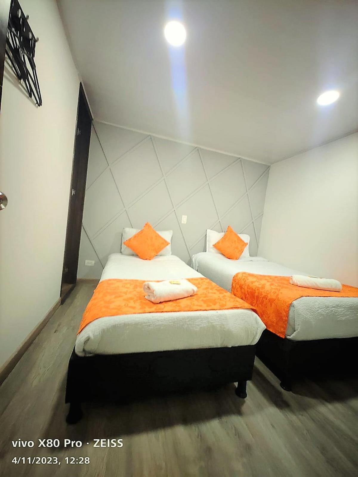 Hotel Kristal Ferial Богота Экстерьер фото