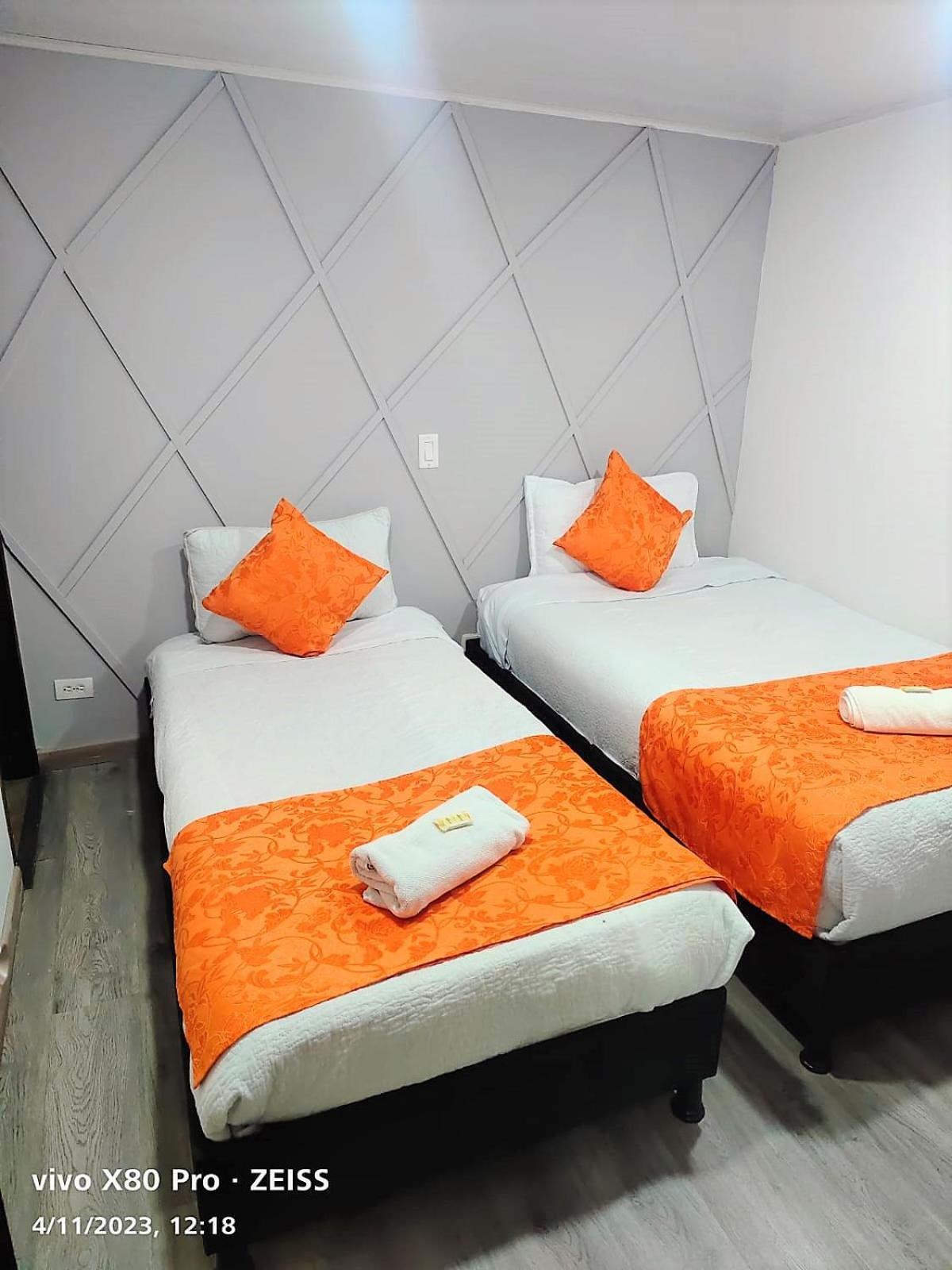 Hotel Kristal Ferial Богота Экстерьер фото