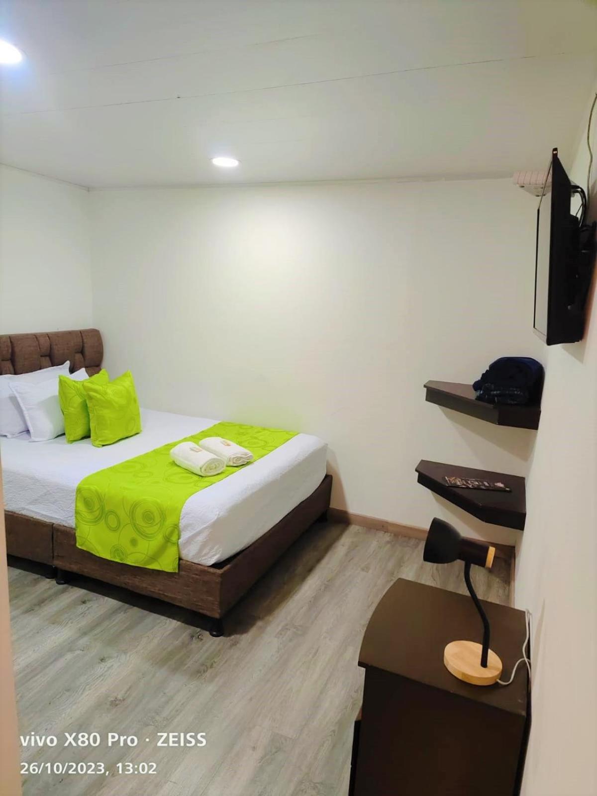 Hotel Kristal Ferial Богота Экстерьер фото