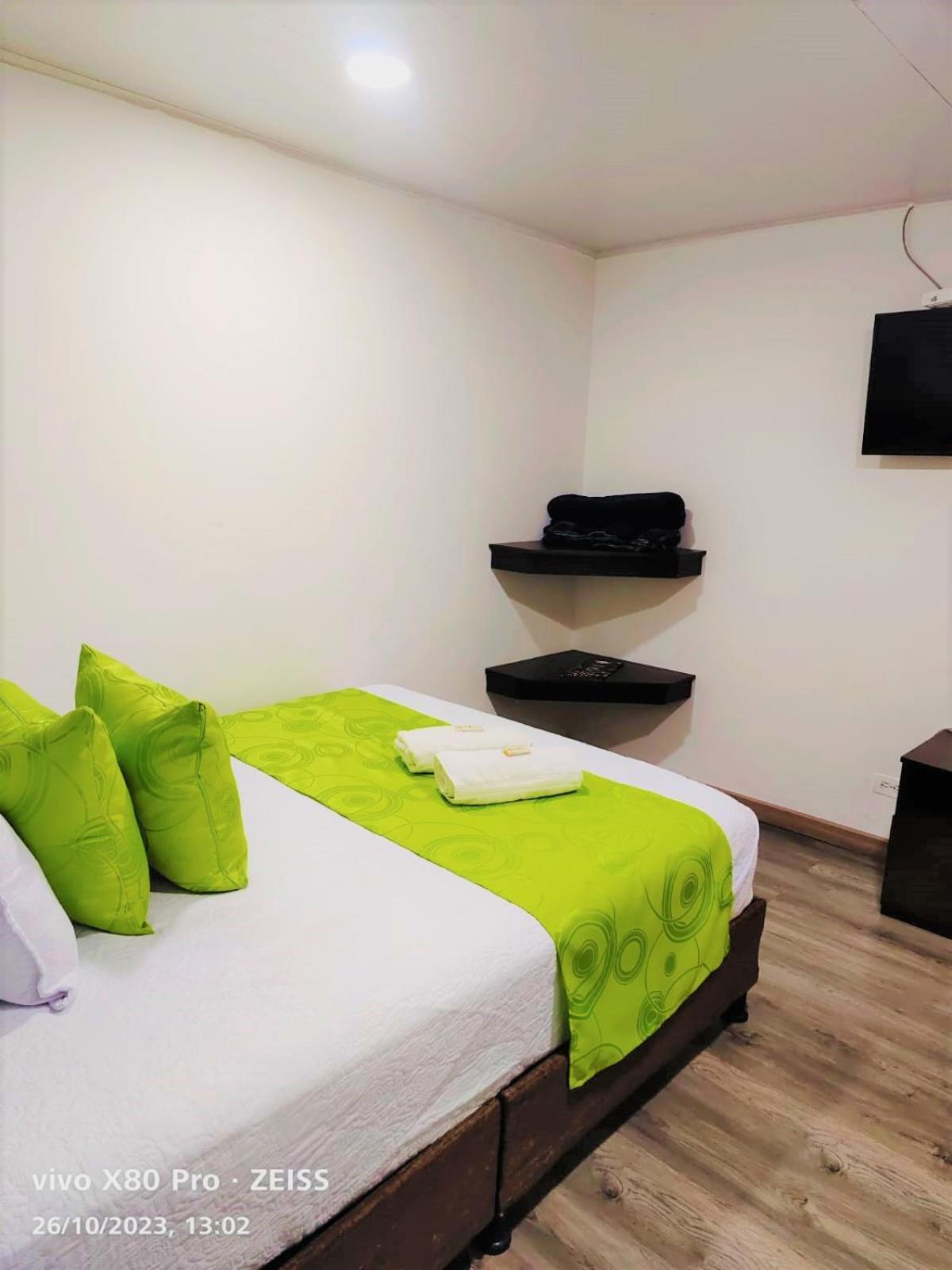 Hotel Kristal Ferial Богота Экстерьер фото