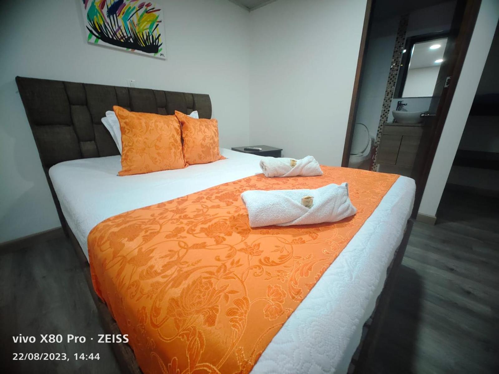Hotel Kristal Ferial Богота Экстерьер фото