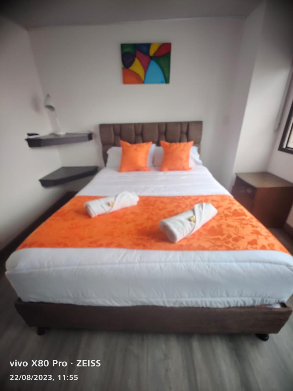 Hotel Kristal Ferial Богота Экстерьер фото