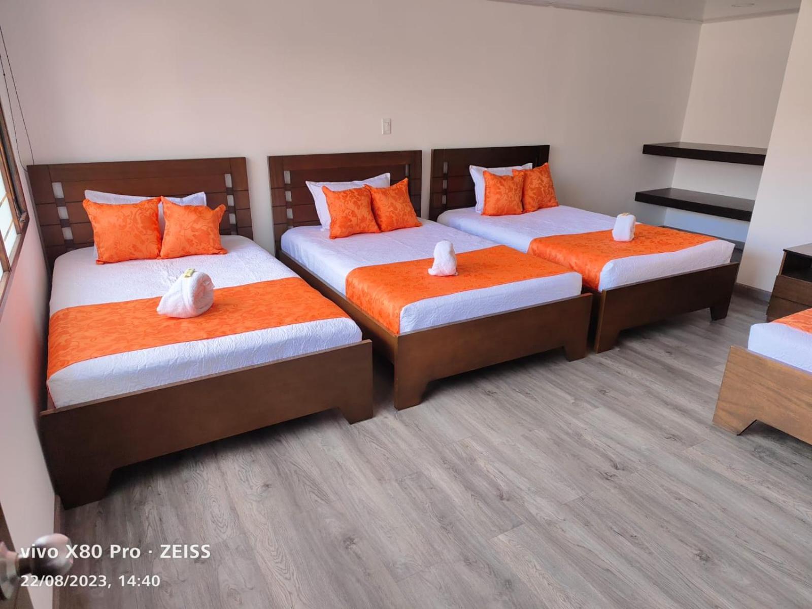 Hotel Kristal Ferial Богота Экстерьер фото